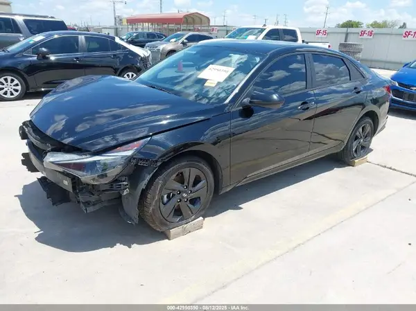 KMHLM4AG8MU117369 2021 HYUNDAI ELANTRA - Image 2