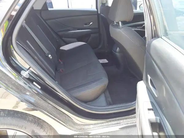 KMHLM4AG8MU117369 2021 HYUNDAI ELANTRA - Image 8