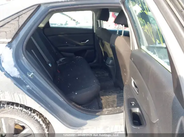 KMHLM4AG8NU215223 2022 HYUNDAI ELANTRA - Image 8