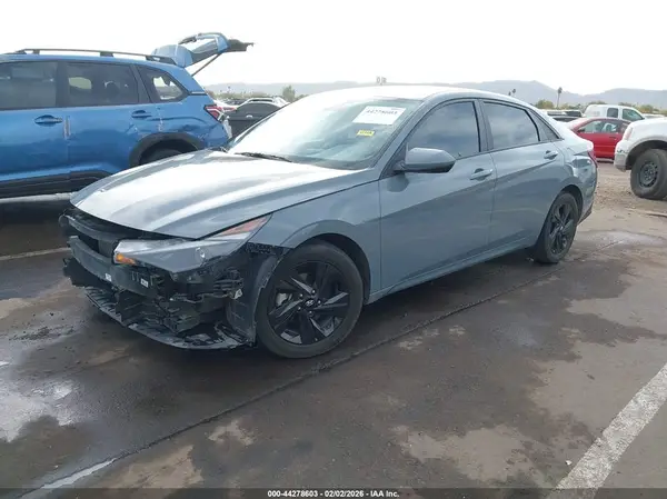KMHLM4AG8NU218929 2022 HYUNDAI ELANTRA - Image 2
