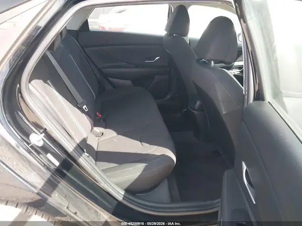KMHLM4AG8NU225332 2022 HYUNDAI ELANTRA - Image 8