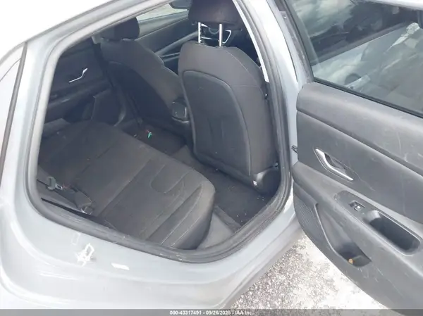 KMHLM4AG8NU238971 2022 HYUNDAI ELANTRA - Image 8