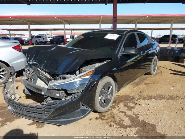KMHLM4AG8NU242860 2022 HYUNDAI ELANTRA - Image 2