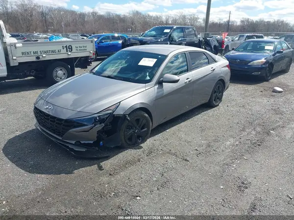 KMHLM4AG8NU243250 2022 HYUNDAI ELANTRA - Image 2