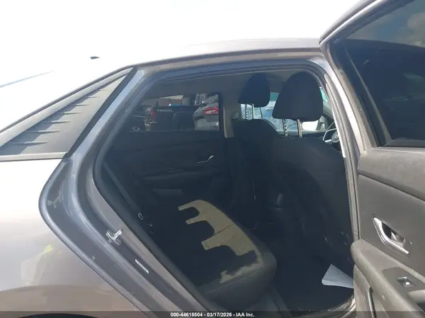 KMHLM4AG8NU243250 2022 HYUNDAI ELANTRA - Image 8
