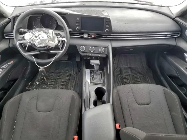 KMHLM4AG8NU246911 2022 HYUNDAI ELANTRA - Image 8