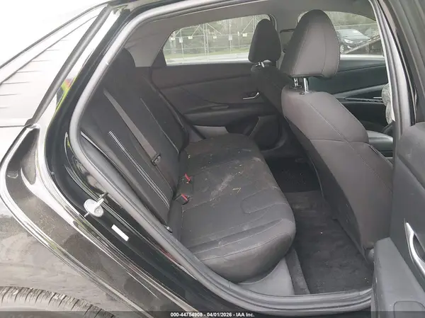 KMHLM4AG8NU256323 2022 HYUNDAI ELANTRA - Image 8