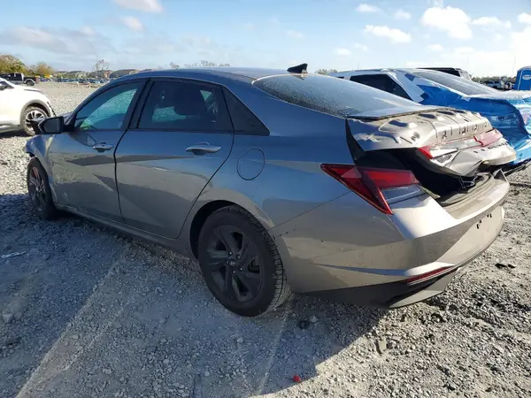 KMHLM4AG8NU257858 2022 HYUNDAI ELANTRA - Image 2