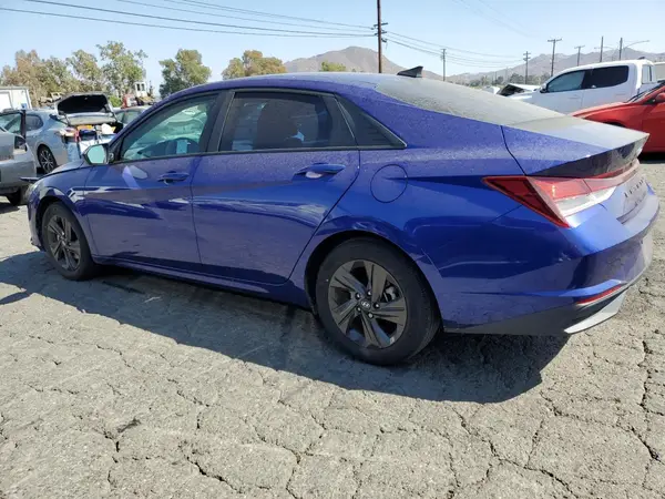 KMHLM4AG8NU261005 2022 HYUNDAI ELANTRA - Image 2