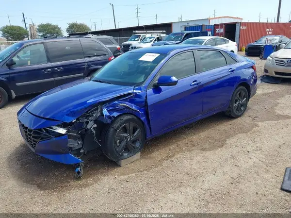 KMHLM4AG8NU264292 2022 HYUNDAI ELANTRA - Image 2