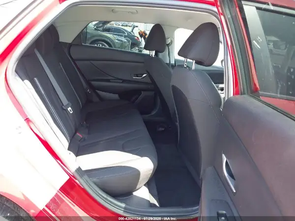 KMHLM4AG8NU271355 2022 HYUNDAI ELANTRA - Image 8