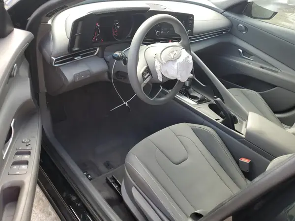 KMHLM4AG8NU285742 2022 HYUNDAI ELANTRA - Image 8