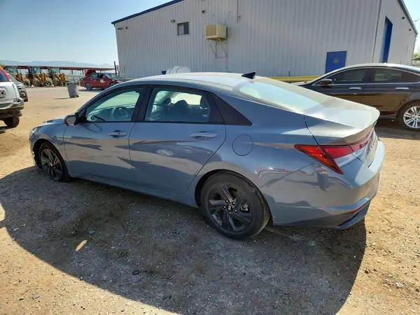 KMHLM4AG8NU297938 2022 HYUNDAI ELANTRA - Image 2