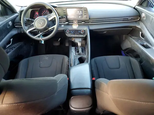 KMHLM4AG8NU303141 2022 HYUNDAI ELANTRA - Image 8
