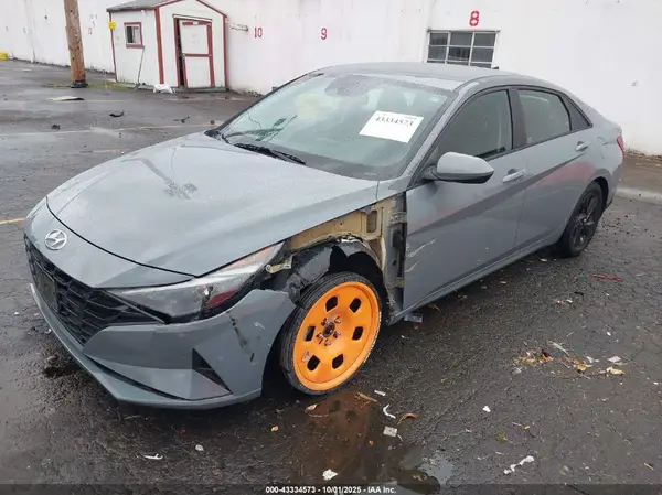 KMHLM4AG8NU308307 2022 HYUNDAI ELANTRA - Image 2