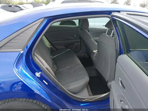 KMHLM4AG8NU313538 2022 HYUNDAI ELANTRA - Image 8