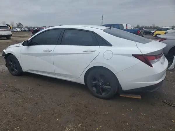 KMHLM4AG8NU316648 2022 HYUNDAI ELANTRA - Image 2