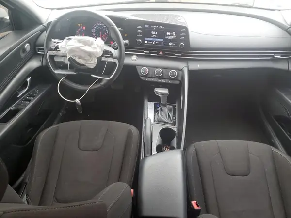 KMHLM4AG8NU316648 2022 HYUNDAI ELANTRA - Image 8