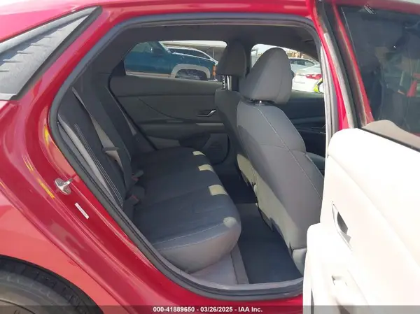 KMHLM4AG8NU321025 2022 HYUNDAI ELANTRA - Image 8