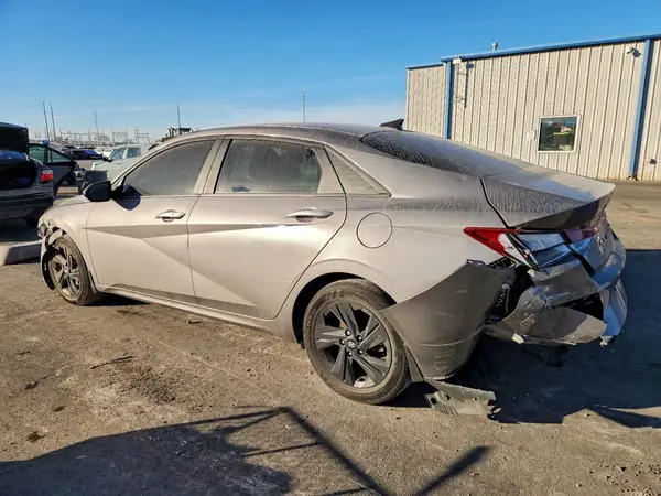 KMHLM4AG8NU321123 2022 HYUNDAI ELANTRA - Image 2