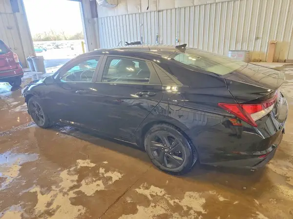 KMHLM4AG8NU325365 2022 HYUNDAI ELANTRA - Image 2