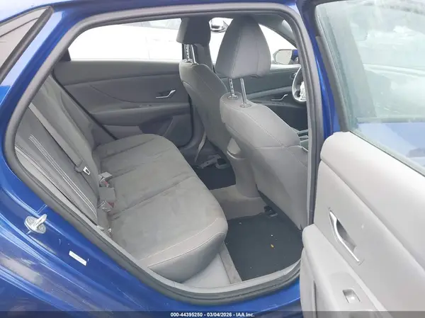 KMHLM4AG8NU343574 2022 HYUNDAI ELANTRA - Image 8
