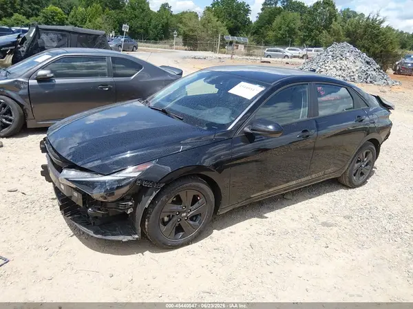 KMHLM4AG8NU350265 2022 HYUNDAI ELANTRA - Image 2