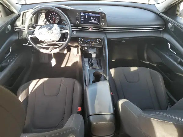 KMHLM4AG8NU351724 2022 HYUNDAI ELANTRA - Image 8