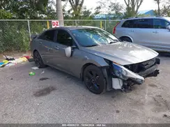KMHLM4AG8NU352369 2022 HYUNDAI ELANTRA