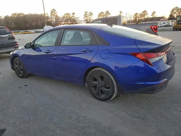KMHLM4AG8PU371068 2023 HYUNDAI ELANTRA - Image 2