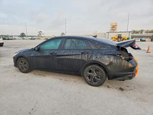 KMHLM4AG8PU380515 2023 HYUNDAI ELANTRA - Image 2