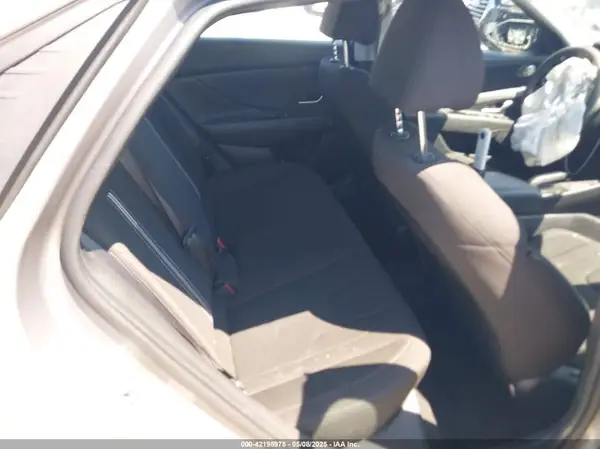 KMHLM4AG8PU381969 2023 HYUNDAI ELANTRA - Image 8