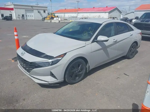 KMHLM4AG8PU400584 2023 HYUNDAI ELANTRA - Image 2