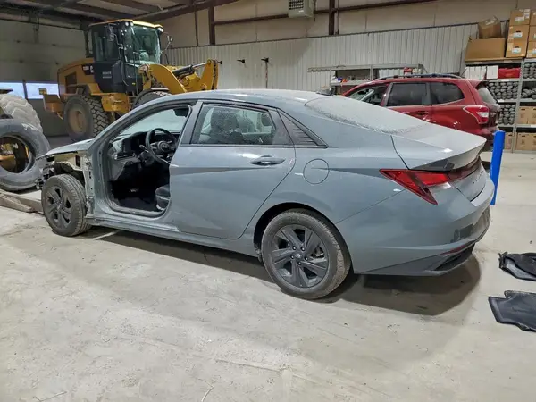KMHLM4AG8PU423993 2023 HYUNDAI ELANTRA - Image 2