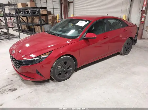 KMHLM4AG8PU430815 2023 HYUNDAI ELANTRA - Image 2