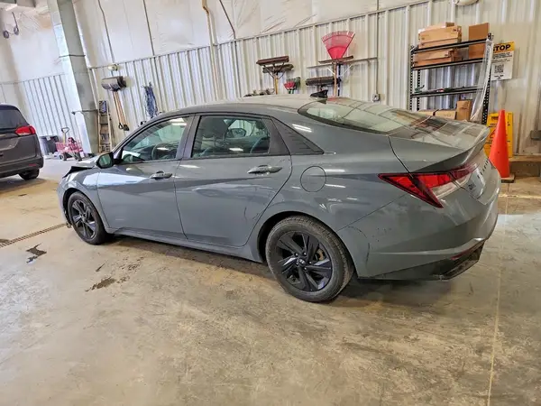 KMHLM4AG8PU431527 2023 HYUNDAI ELANTRA - Image 2