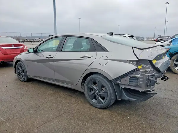 KMHLM4AG8PU448313 2023 HYUNDAI ELANTRA - Image 2