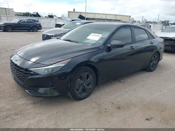 KMHLM4AG8PU452121 2023 HYUNDAI ELANTRA - Image 2