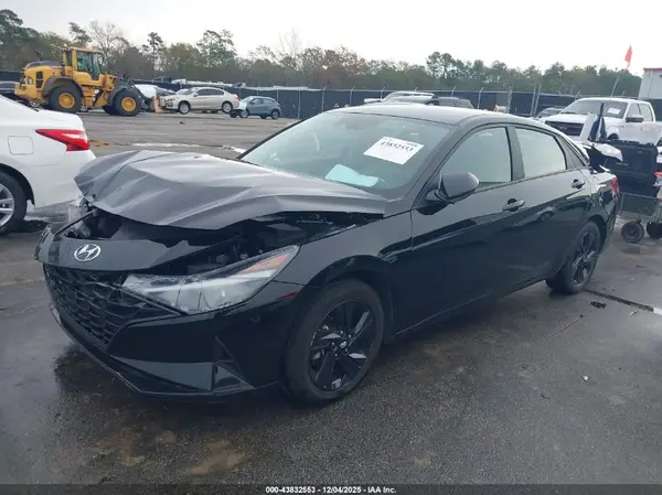 KMHLM4AG8PU461885 2023 HYUNDAI ELANTRA - Image 2