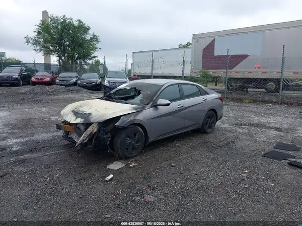 KMHLM4AG8PU471333 2023 HYUNDAI ELANTRA - Image 2