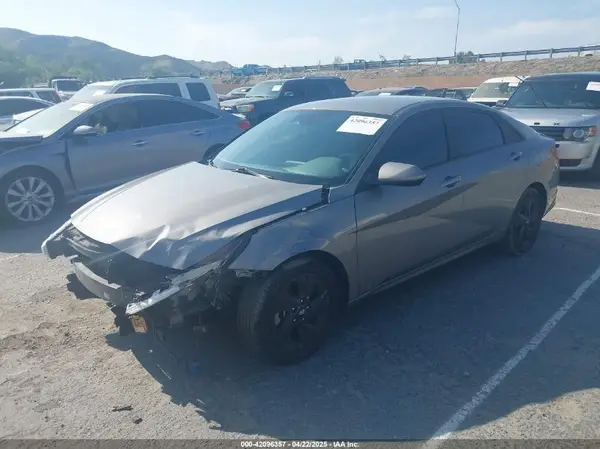 KMHLM4AG8PU489296 2023 HYUNDAI ELANTRA - Image 2