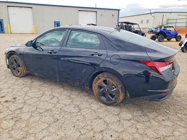 KMHLM4AG8PU502239 2023 HYUNDAI ELANTRA - Image 2