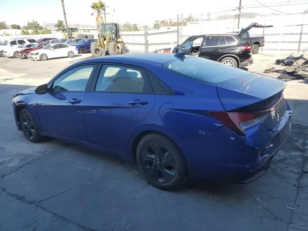 KMHLM4AG8PU513435 2023 HYUNDAI ELANTRA - Image 2