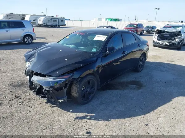 KMHLM4AG8PU516030 2023 HYUNDAI ELANTRA - Image 2