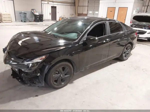 KMHLM4AG8PU536665 2023 HYUNDAI ELANTRA - Image 2
