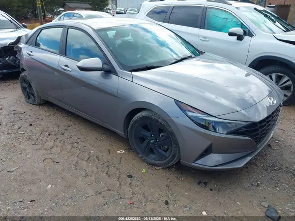 KMHLM4AG8PU555989 2023 HYUNDAI ELANTRA - Image 1