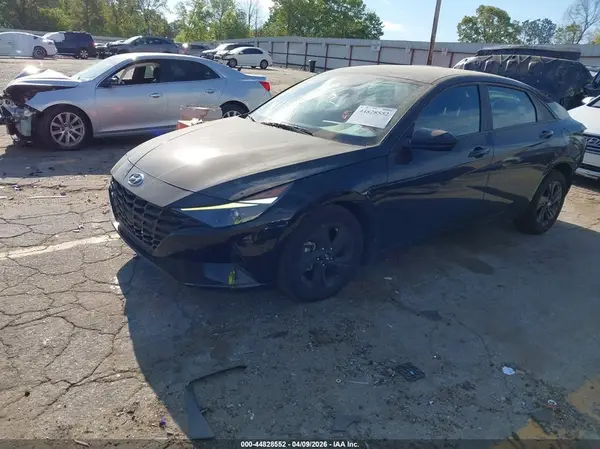 KMHLM4AG8PU571318 2023 HYUNDAI ELANTRA - Image 2