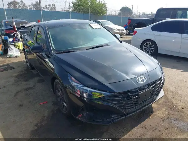 KMHLM4AG8PU577829 2023 HYUNDAI ELANTRA - Image 1