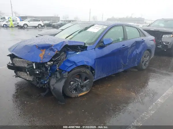 KMHLM4AG8PU585431 2023 HYUNDAI ELANTRA - Image 2