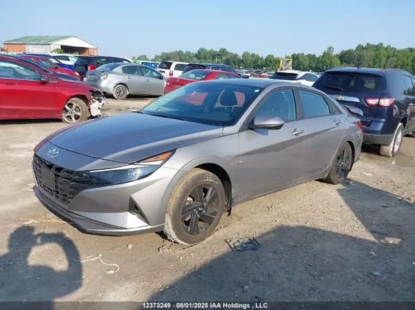 KMHLM4AG8PU585753 2023 HYUNDAI ELANTRA - Image 2